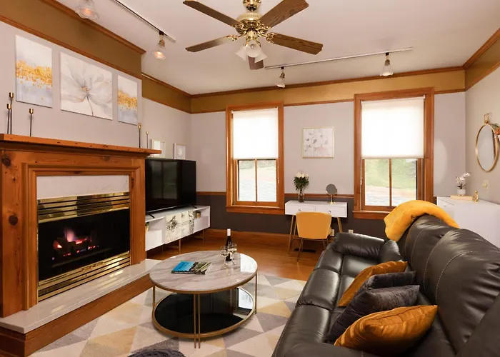 Riverboat Suites