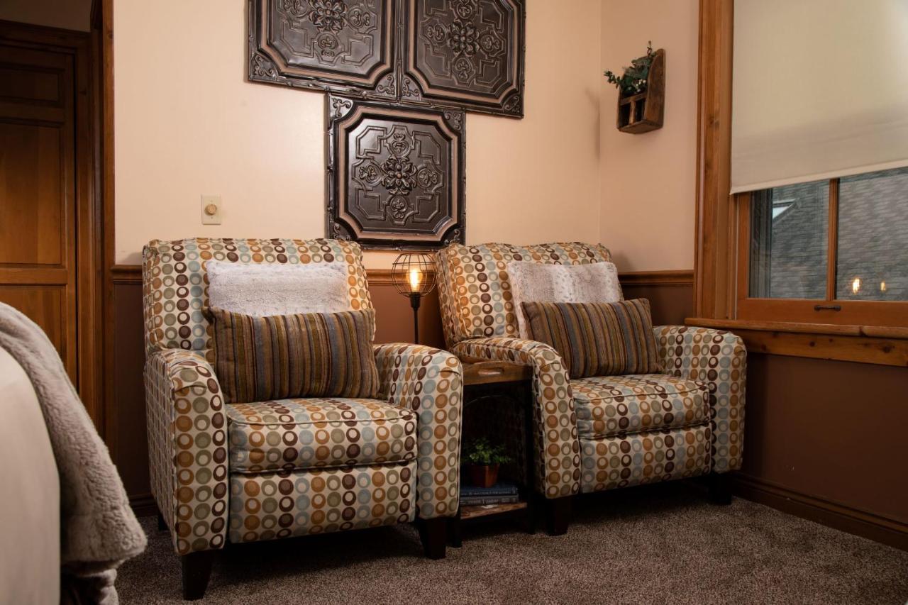 Riverboat Bed & Breakfast