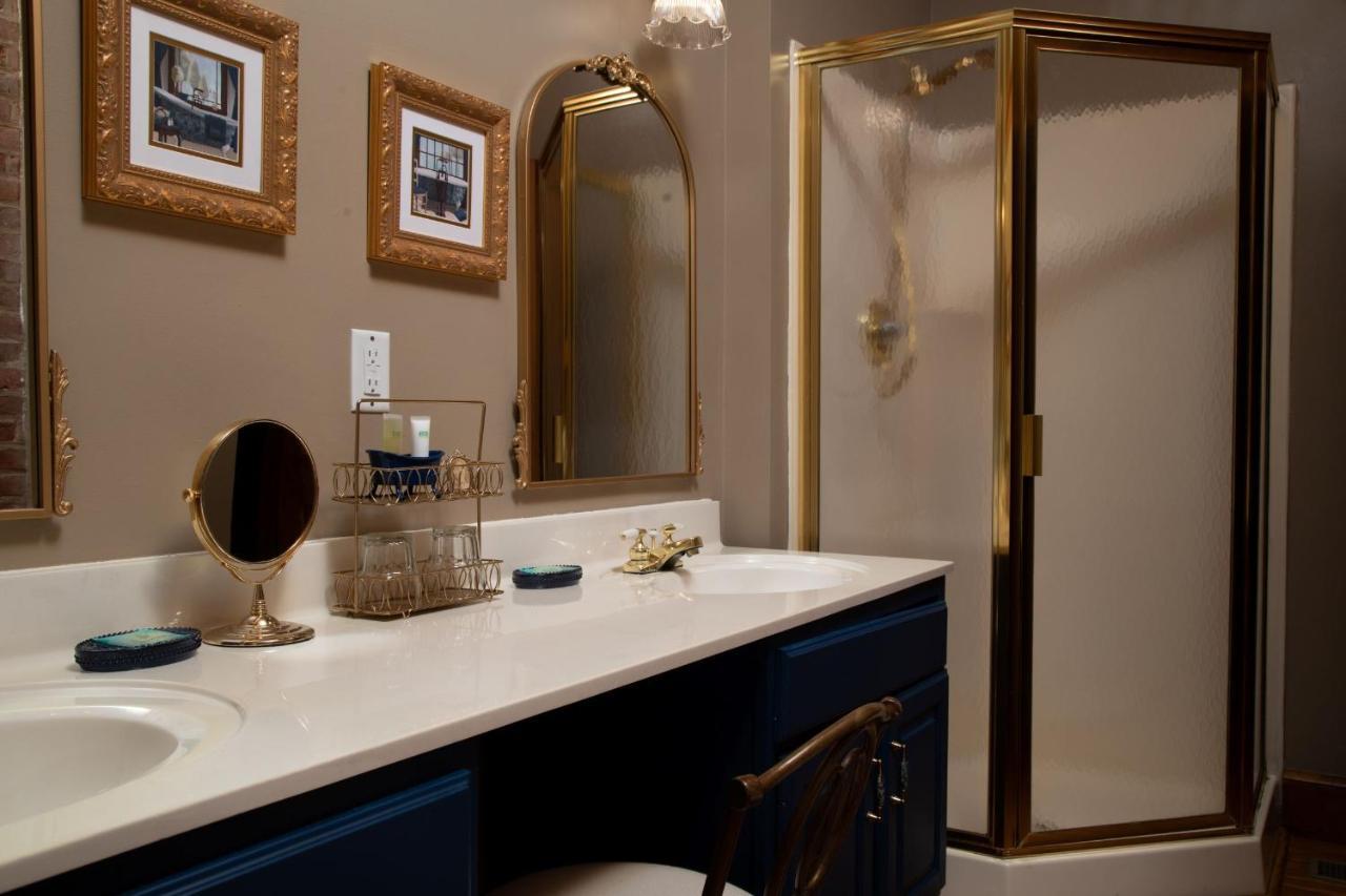 Riverboat Bed & Breakfast Galena
