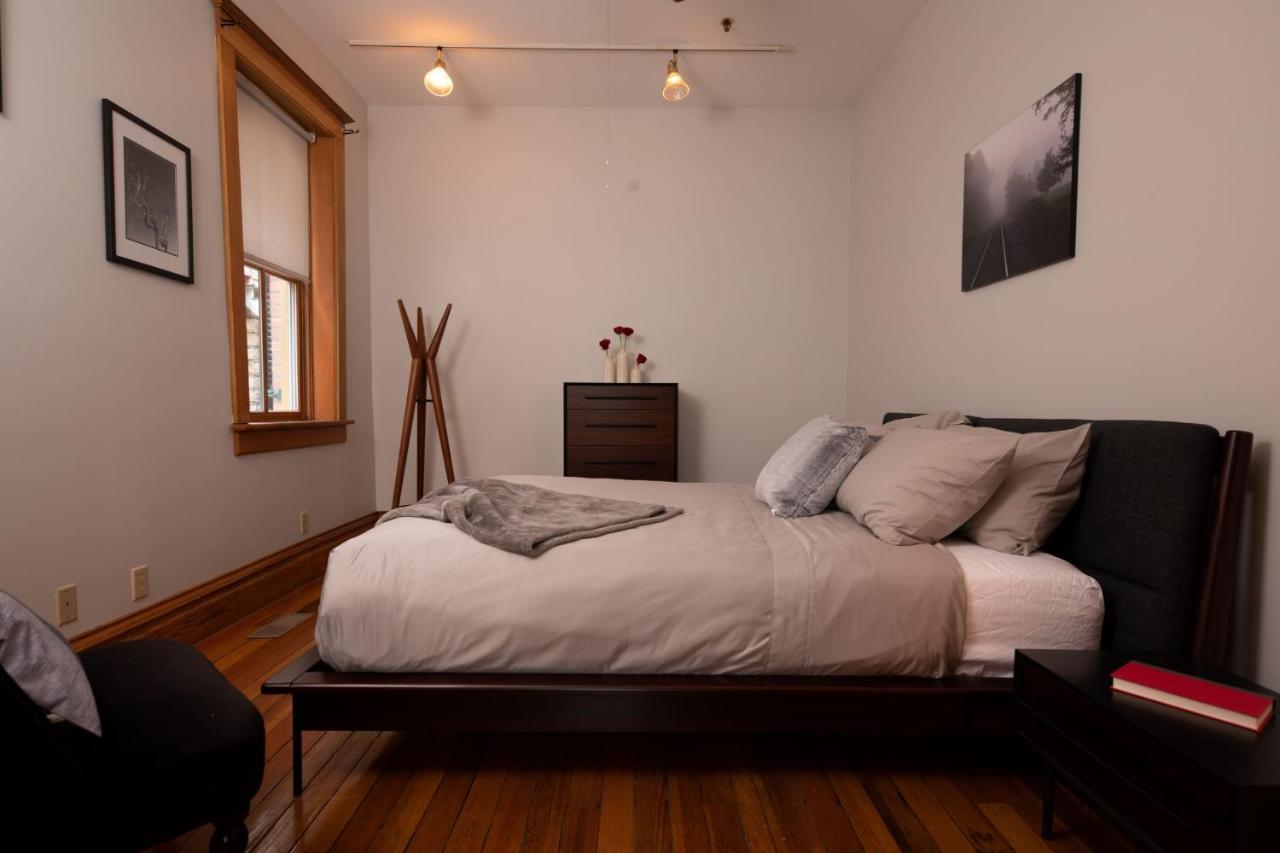Riverboat Bed & Breakfast