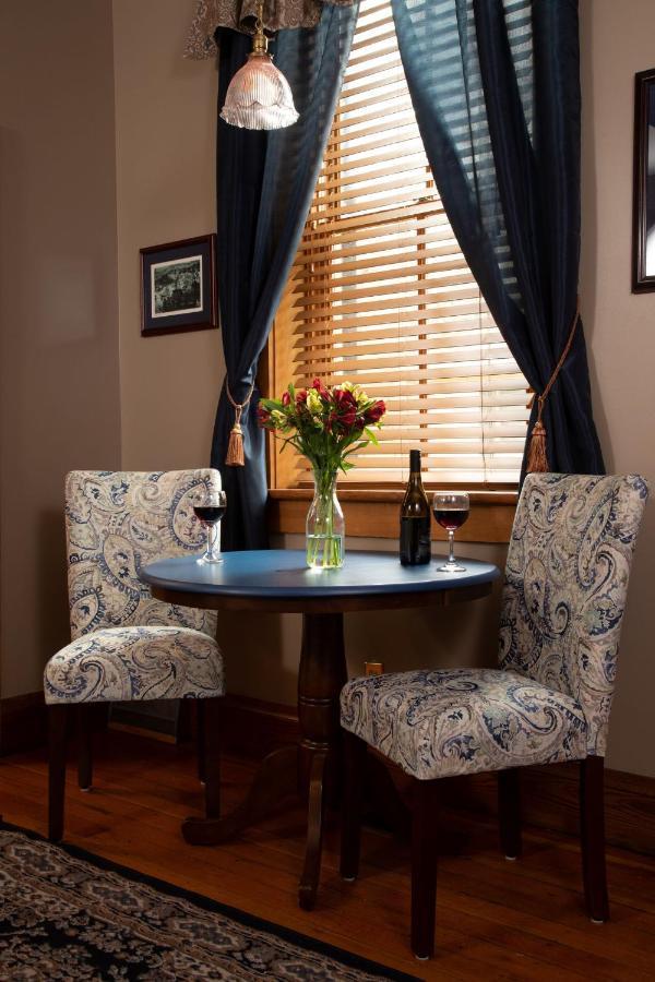 Riverboat Bed & Breakfast Galena